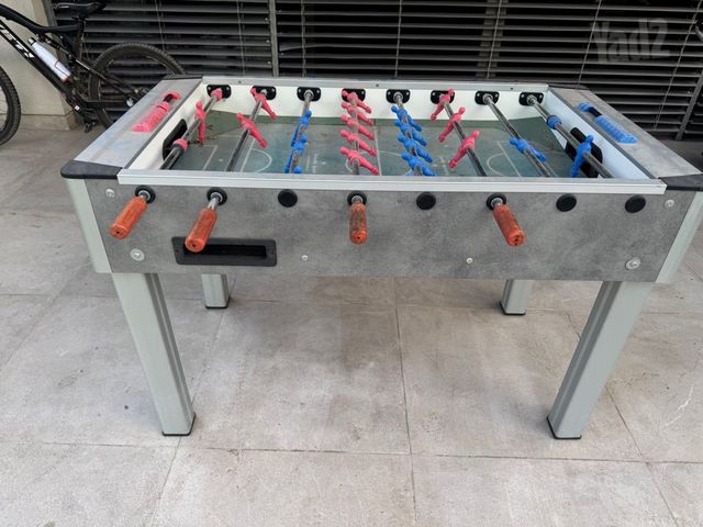 שולחן כדורגל