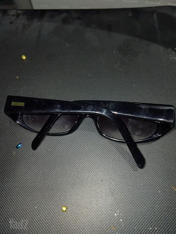 משקפיים של Guess