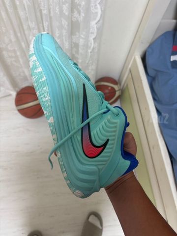 נעלי כדורסל