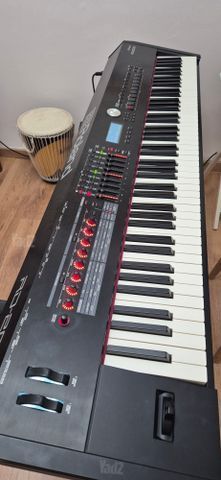 פסנתר הבמה Roland RD2000