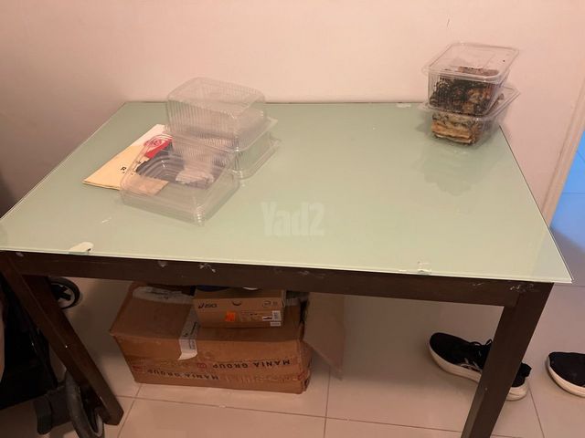 שולחן