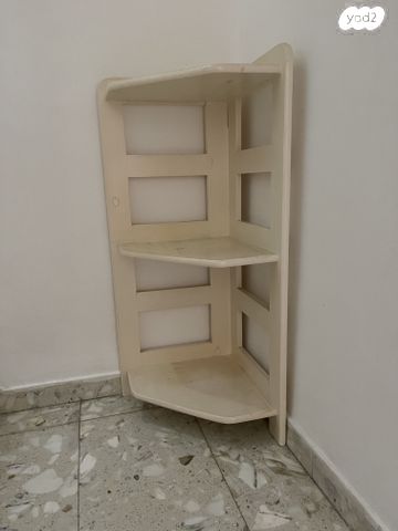 מעמד עץ פינתי