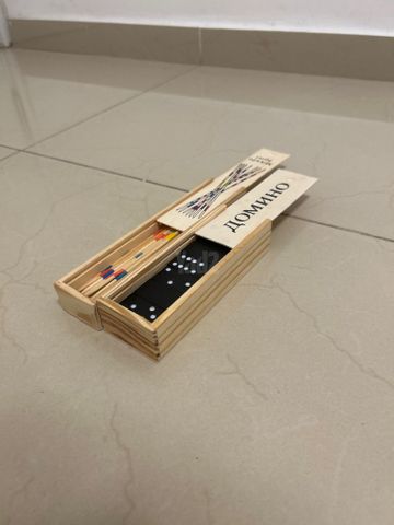 דוקים ודומינו