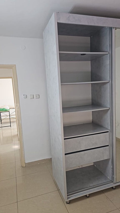 ארון בגדים