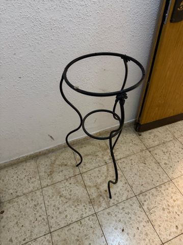 מעמד לעציץ