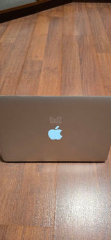 MacBook Pro i5 8GB/256GB A1502