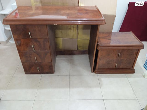 שולחן טואלט + שידת מגירות