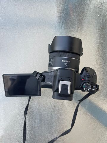 Canon EOS R50