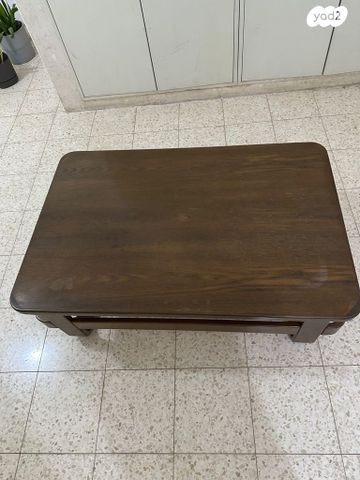 שולחן עץ לסלון