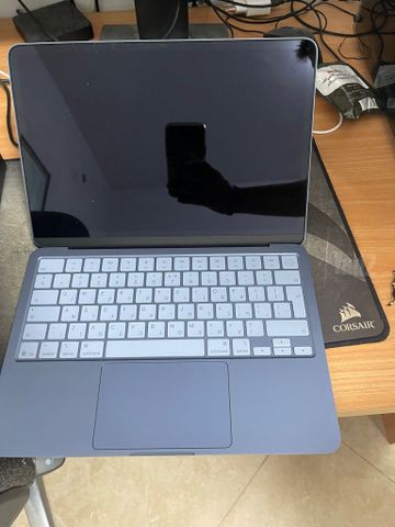MacBook  neo a 18