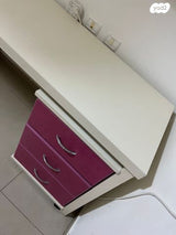 שולחן וכוננית