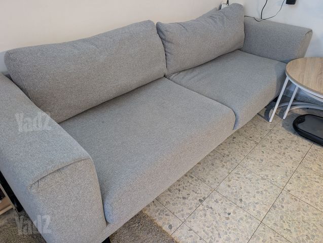 ספה תלת מושבית