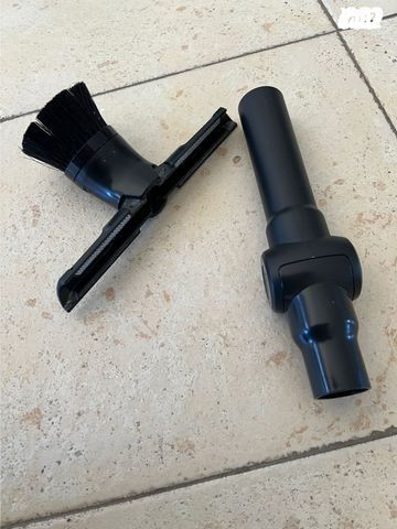 שואבי אבק AEG FX9