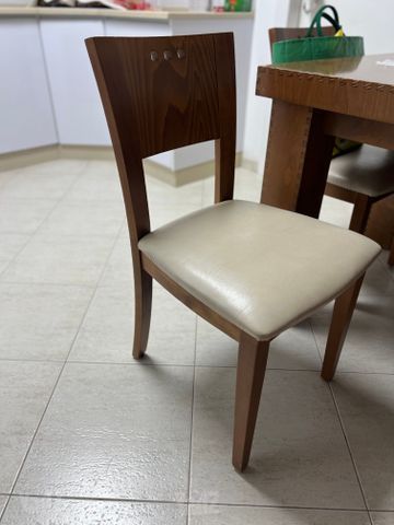 שולחן אוכל