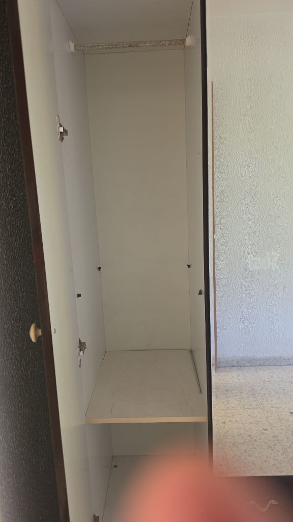 ארון בגדים