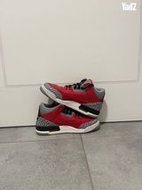 Jordan 3 Fire Red רטרו