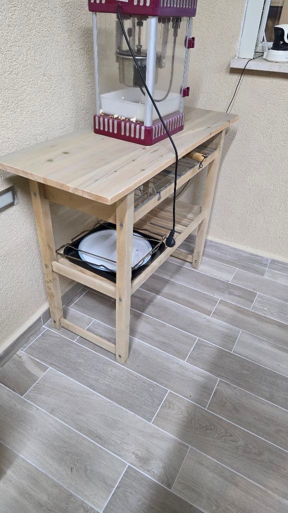 עגלת שירות למטבח