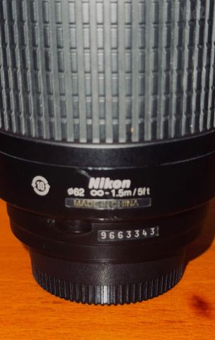 עדשת טלפוטו 70-300mm