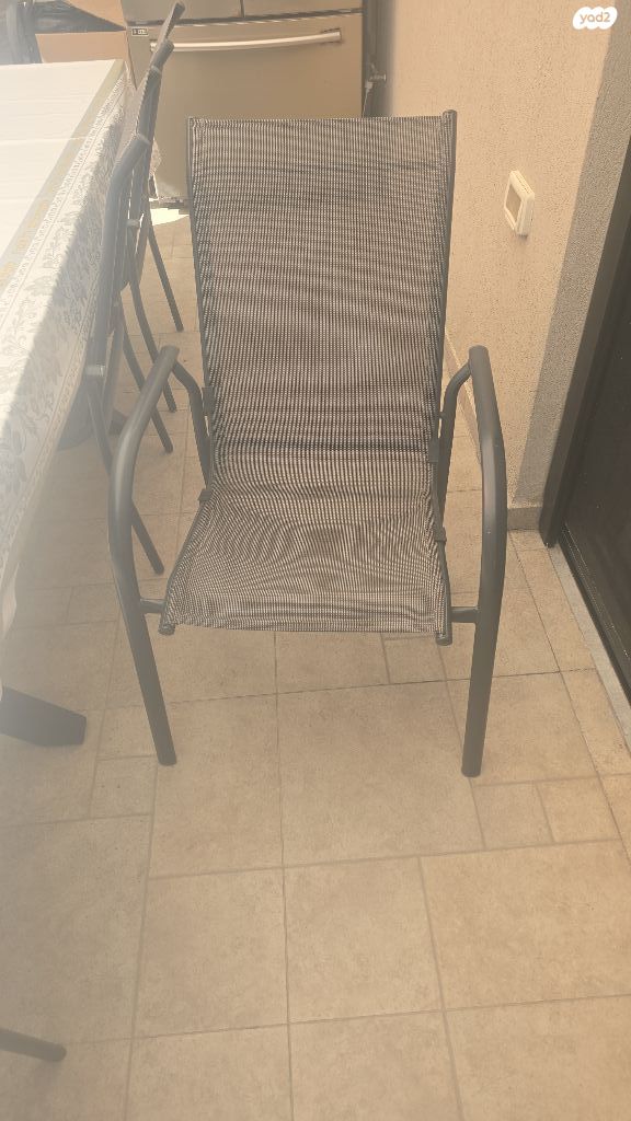 כסאות לחצר
