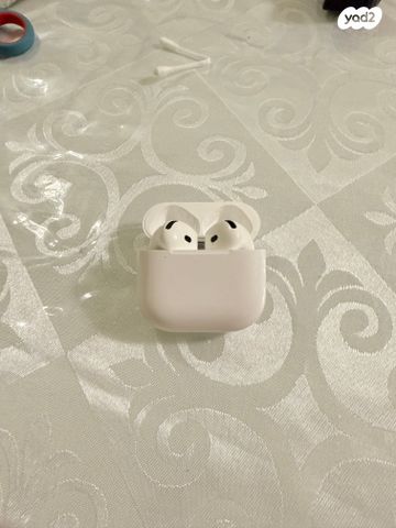 AirPods 4