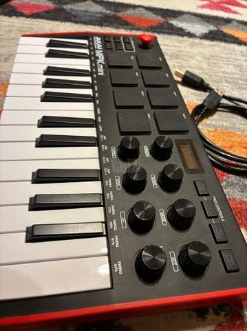 מקלדת שליטה Akai MPK Mini MK3