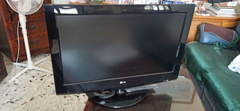 LG TV 32