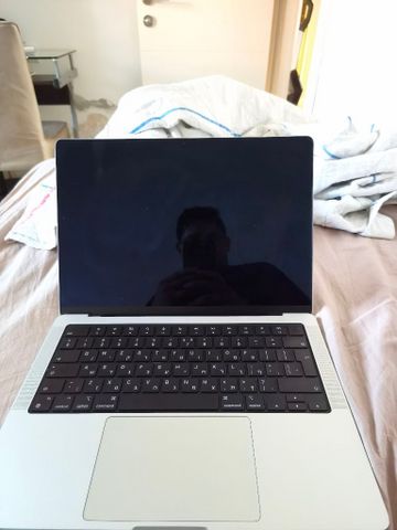 MacBook pro m2 14 inch