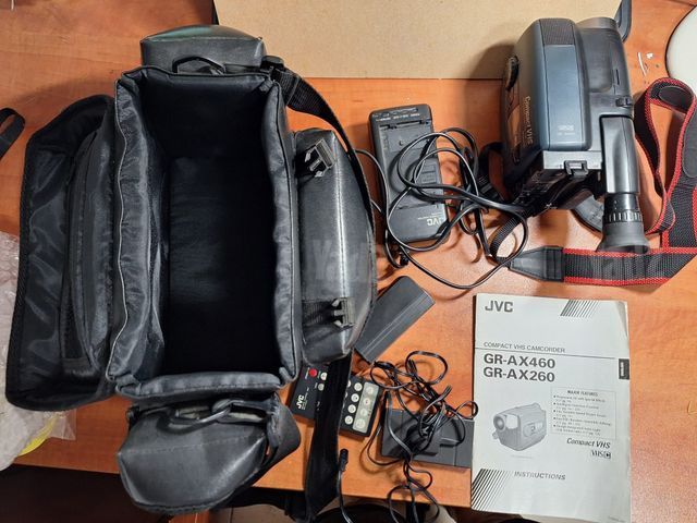 מצלמת וידאו JVC  GR-AX460