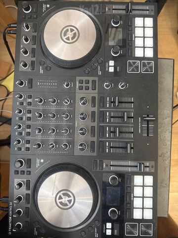 קונטרולר Dj