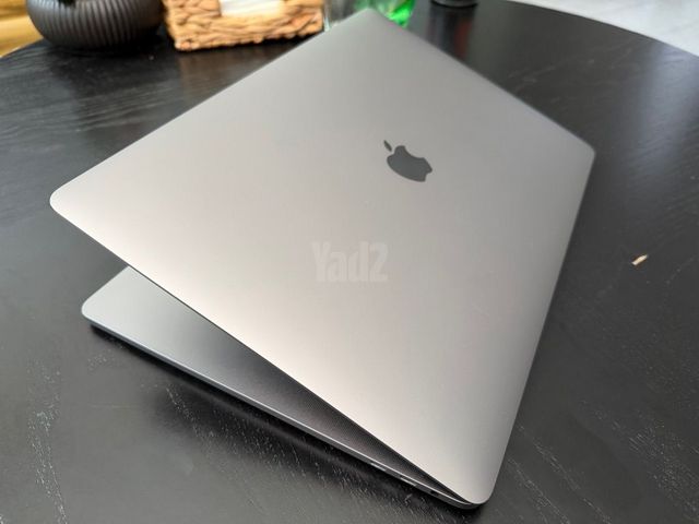 MacBook Pro 15 2018 כמו חדש