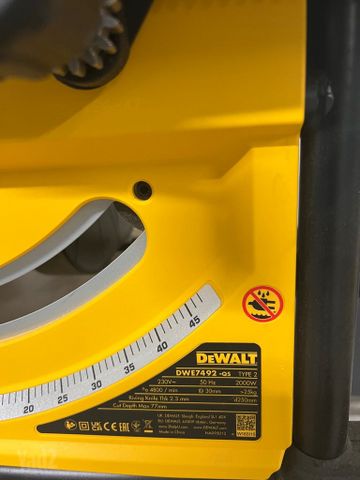 מסור שולחן Dewalt DWE7492