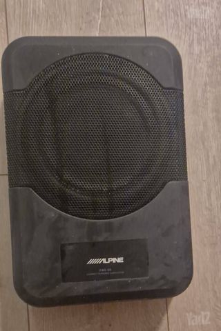 סאב וואפר ALPINE  לרכב