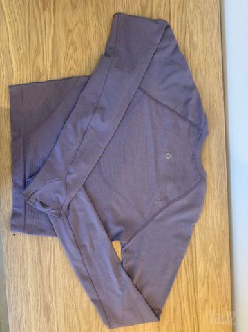 חולצה של lululemon