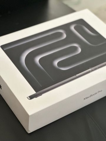 MacBook Pro 16” M3 Max (2023)