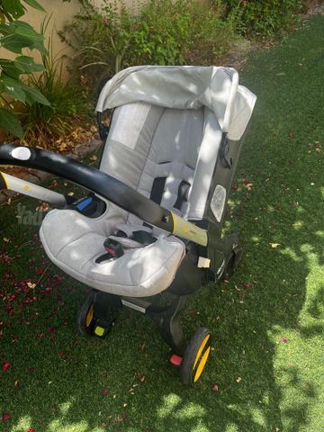 עגלת doona