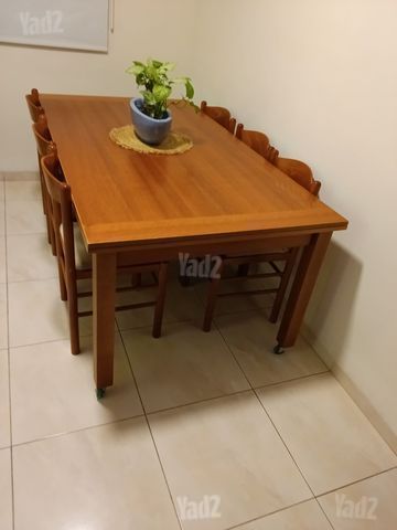 שולחן עץ +6 כסאות