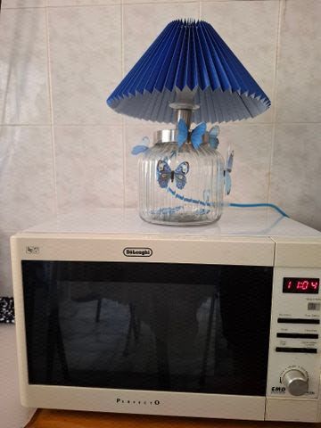 מנורת שולחן