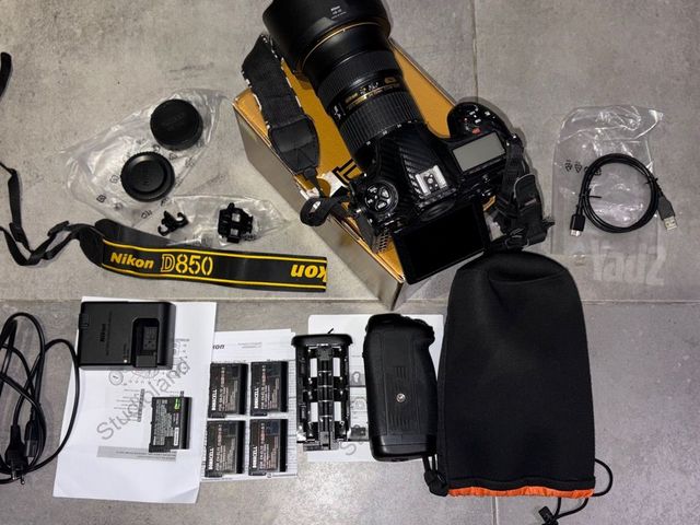 Nikon D850-11.4k clicks+lens
