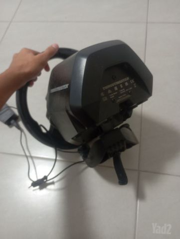הגה thrustmaster