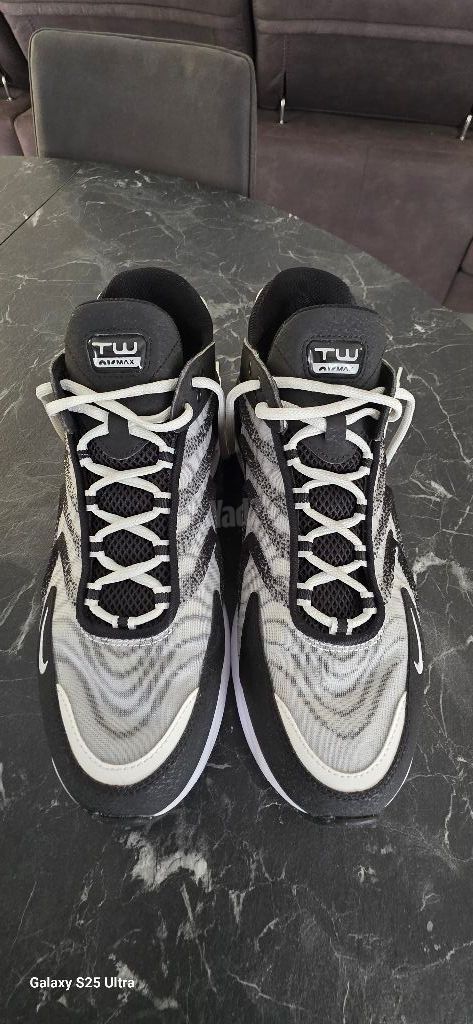 נעלי NIKE AIR MAX TW