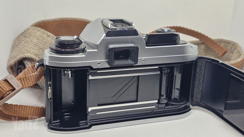 מצלמת פילם NIKON FG-20