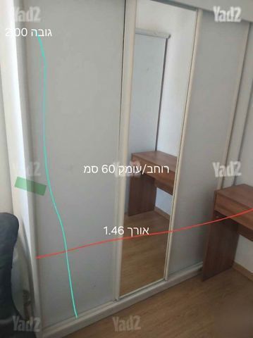 ארון הזזה לבן
