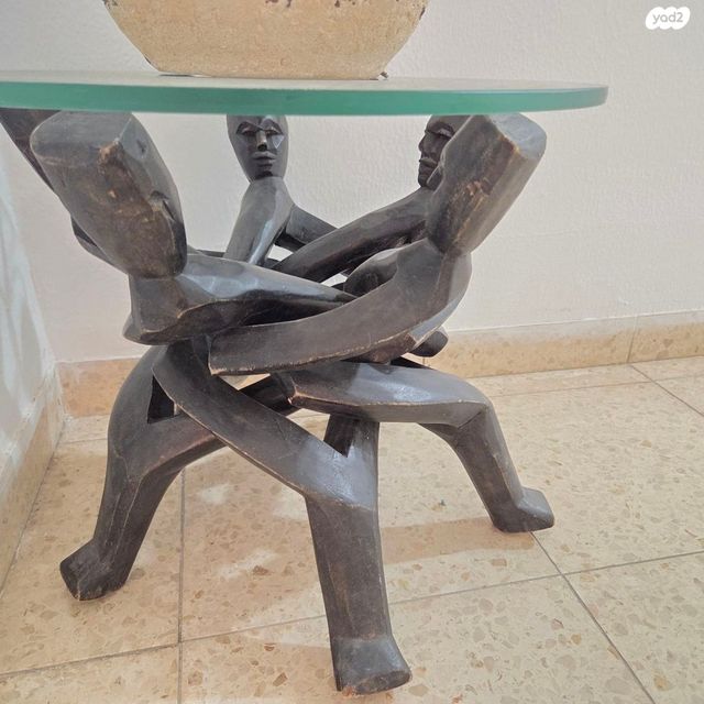 שולחן פניתי