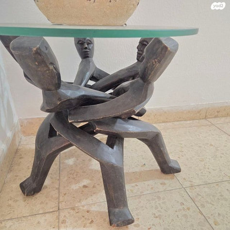 שולחן פניתי
