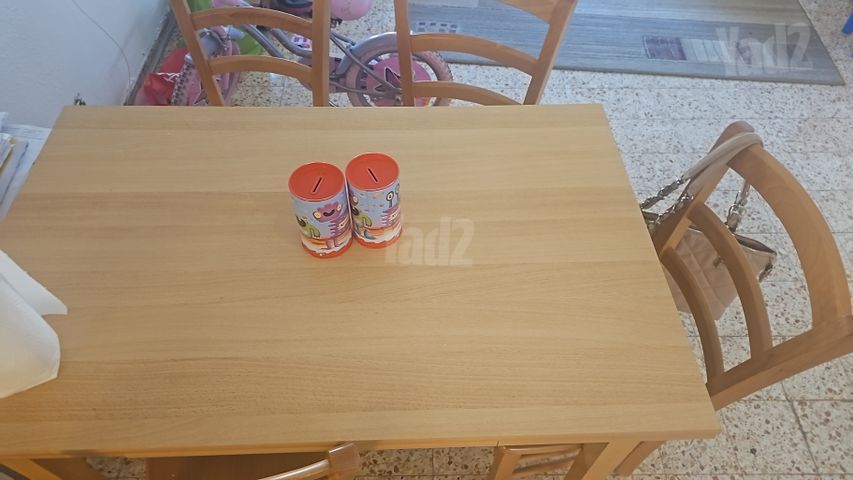 שולחן