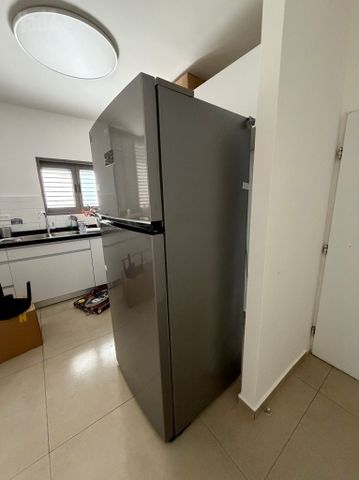 מקרר בקו חדש