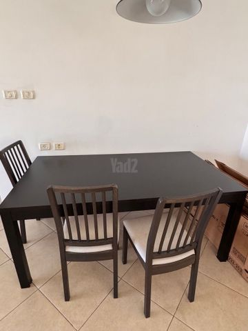 שולחן + 4 כיסאות