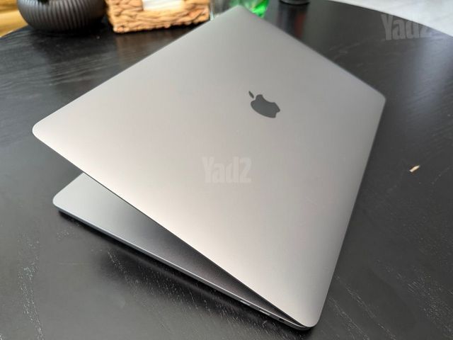 MacBook Pro 15 2018 כמו חדש