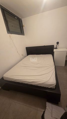 מיטה עם מזרון
