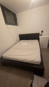 מיטה עם מזרון